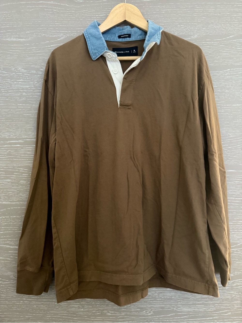 Abercrombie Men's Brown Long-Sleeve Polo with Contrast Collar